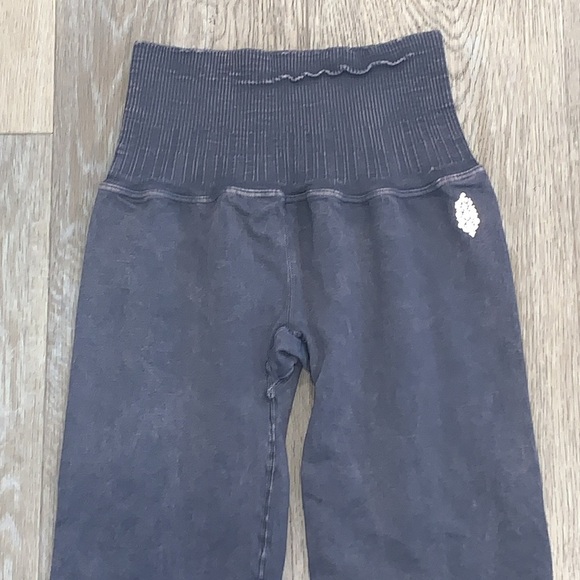 NWOT Free People Movement Good Karma High Rise 7/8 Leggings XS/S - Picture 8 of 14